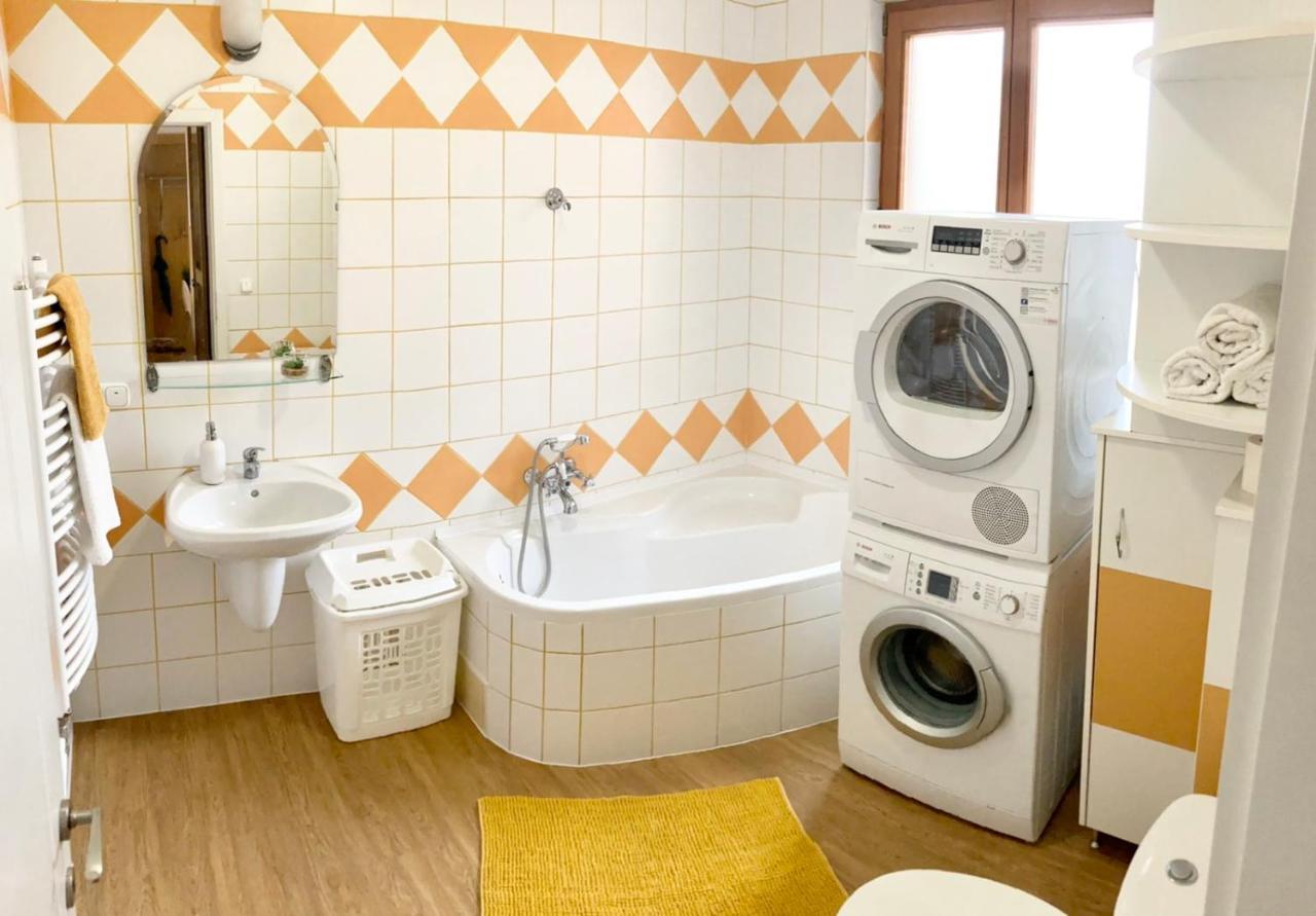 Aqua Azur Apartman Hajdúszoboszló Eksteriør billede