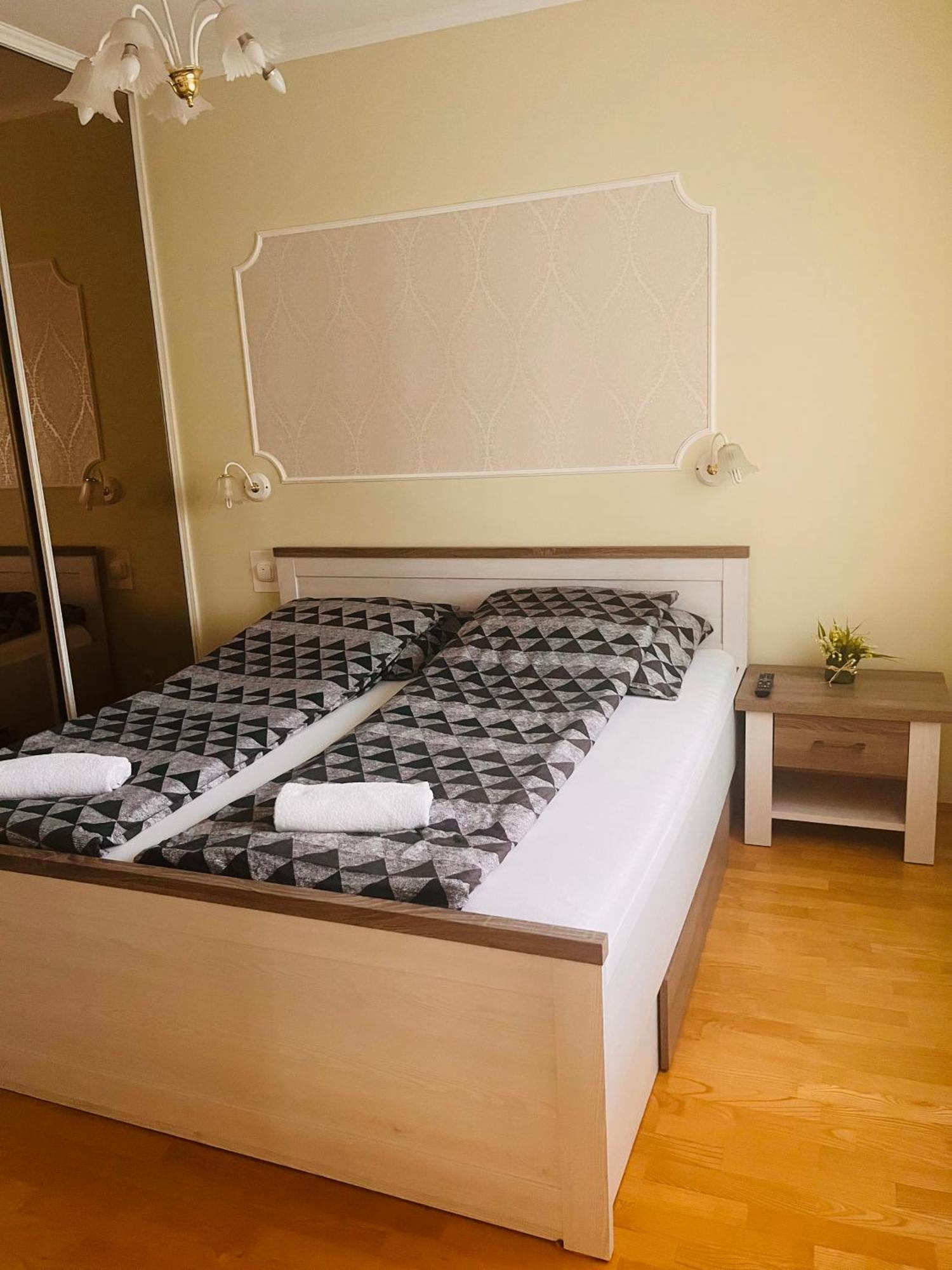 Aqua Azur Apartman Hajdúszoboszló Eksteriør billede