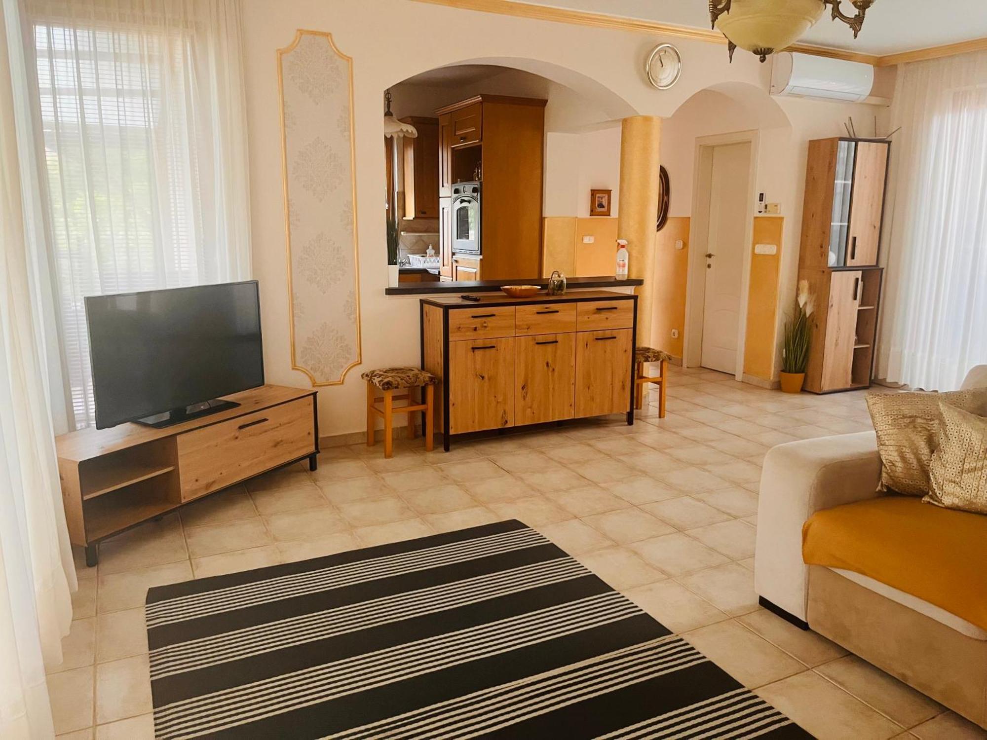 Aqua Azur Apartman Hajdúszoboszló Eksteriør billede